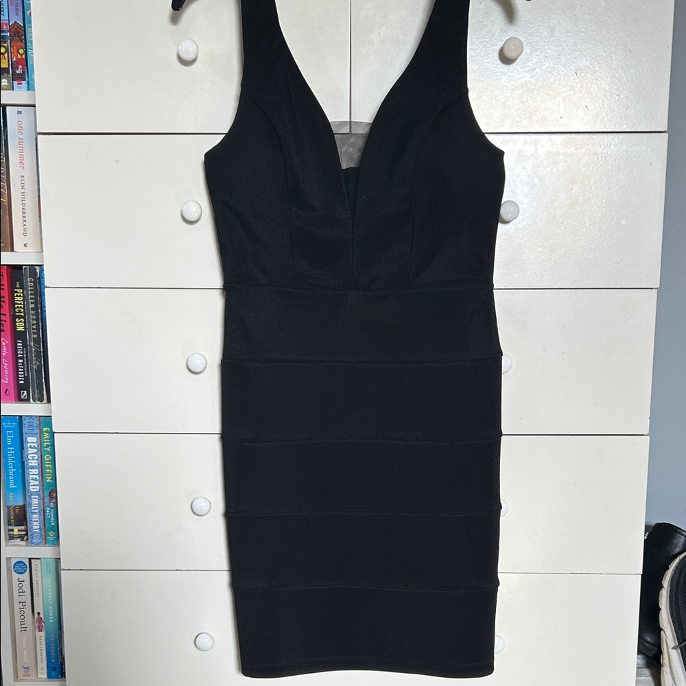 Elegant Black Sleeveless Dress